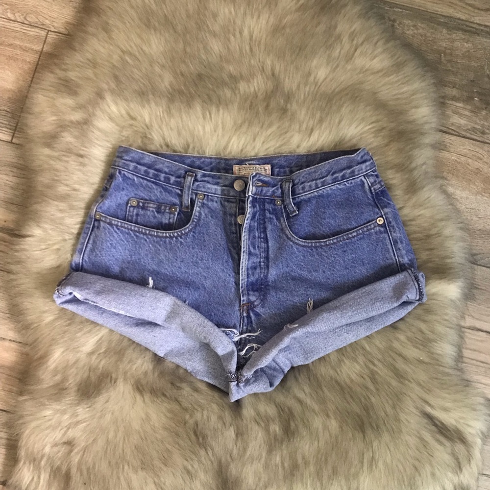 30” high waisted vintage denim GUESS shorts